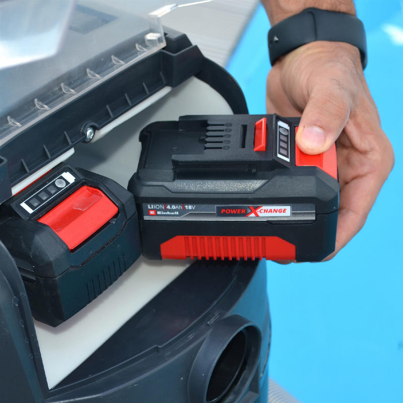 Heissner Pond & Pool Vacuum With Battery Kit